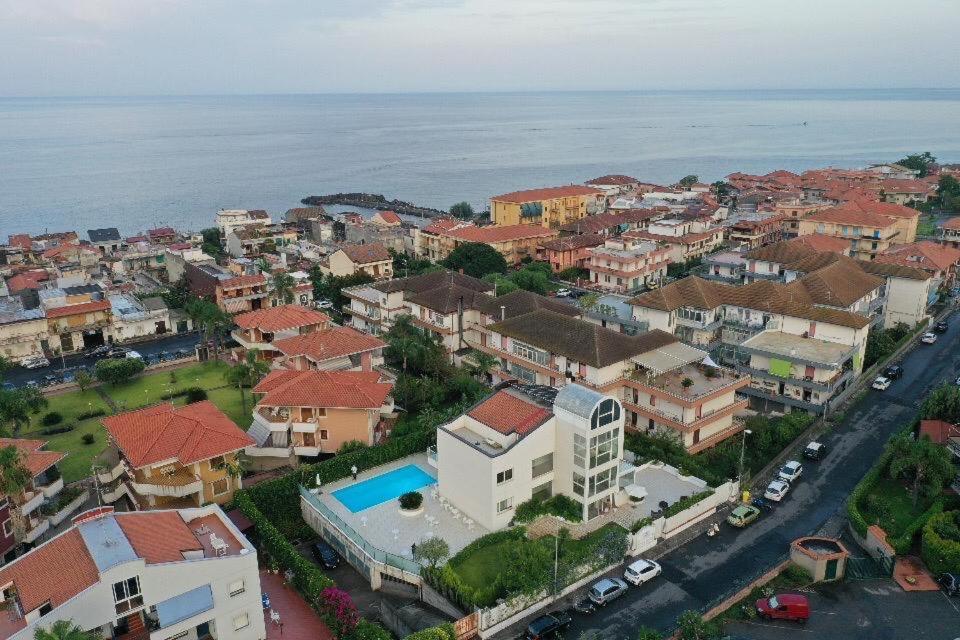 Aparthotel Path House - Etna & Sea View Riposto Esterno foto